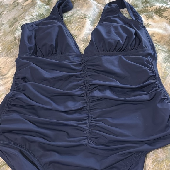 NWT Tommy Bahama Island Sculpt Swimsuit in Deep Blue - Picture 7 of 7